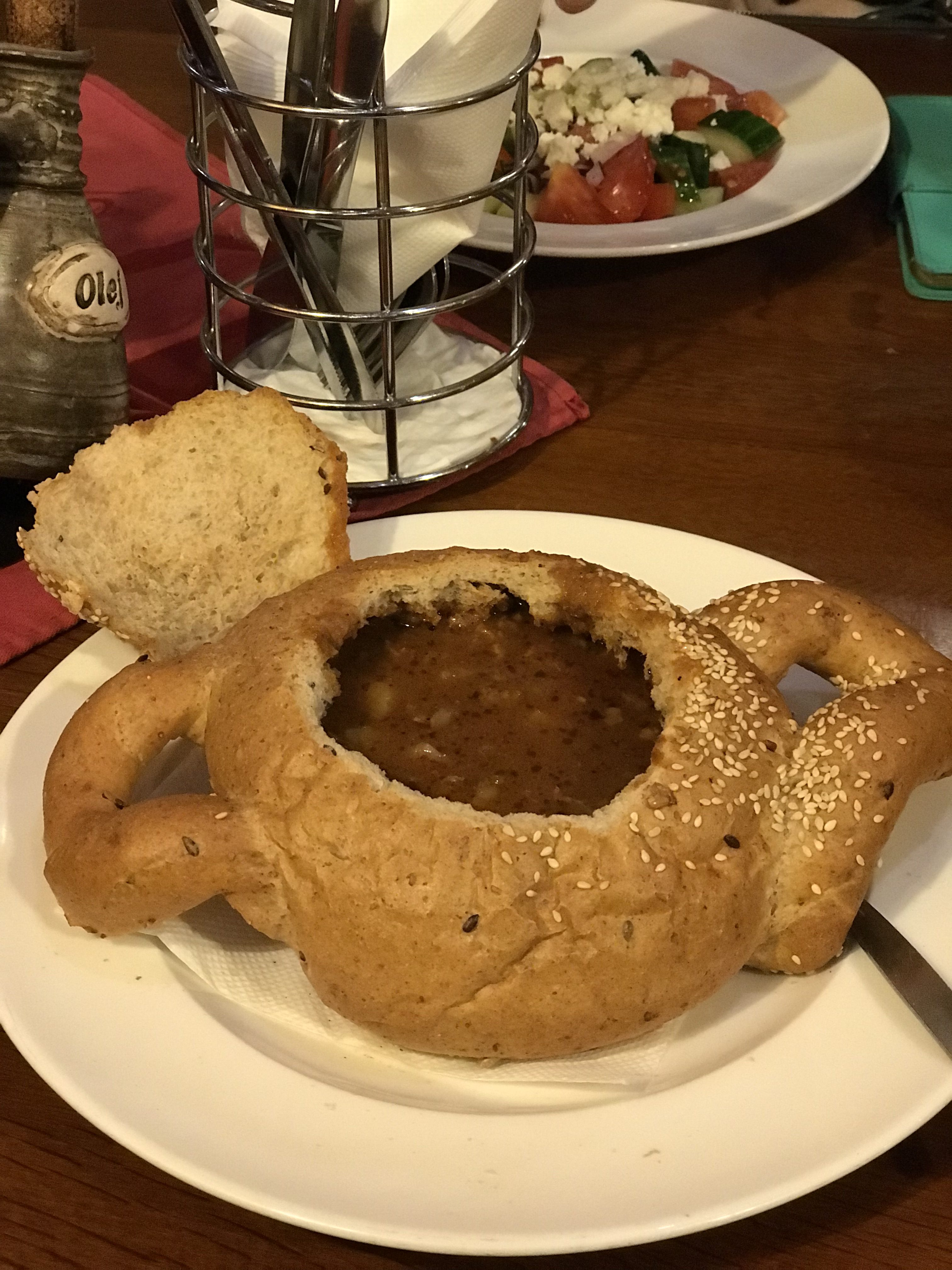 Чешский гуляшевый суп полевка в хлебе